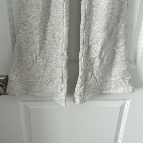 Abercrombie flare sweatpants - Picture 3 of 7